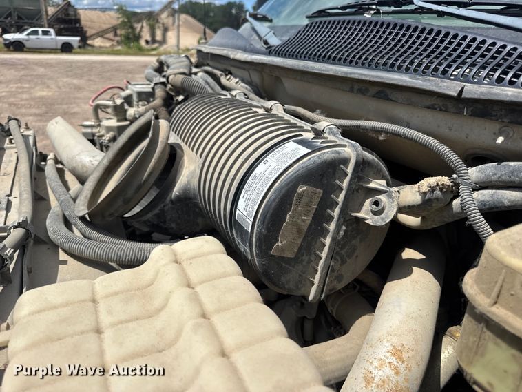 image for item DW6521 2005 Chevrolet C5500 utility / service truck