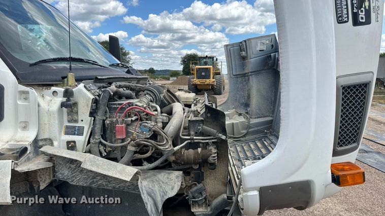 image for item DW6521 2005 Chevrolet C5500 utility / service truck