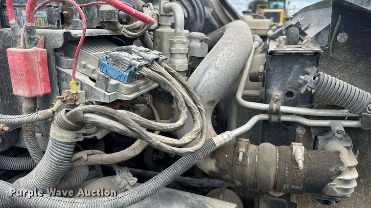 image for item DW6521 2005 Chevrolet C5500 utility / service truck