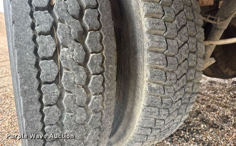 image for item DW6521 2005 Chevrolet C5500 utility / service truck