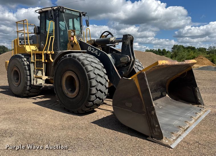 image for item DW6522 2007 John Deere 824J wheel loader