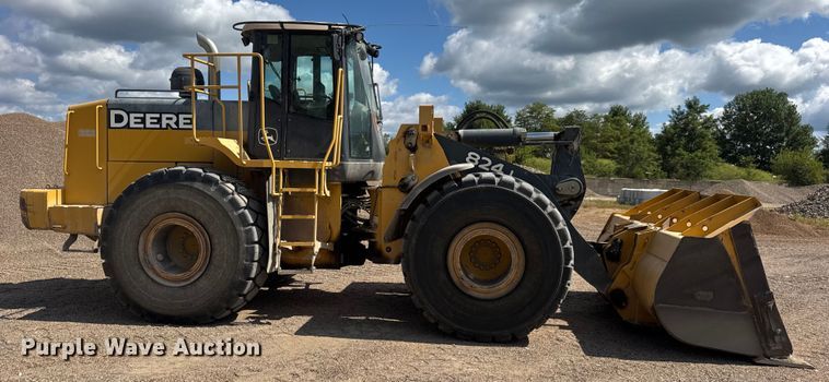 image for item DW6522 2007 John Deere 824J wheel loader