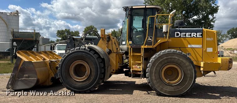 image for item DW6522 2007 John Deere 824J wheel loader