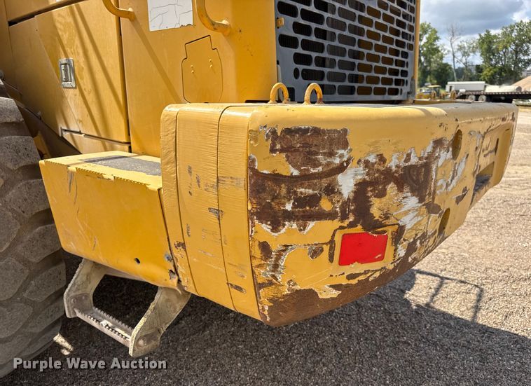 image for item DW6522 2007 John Deere 824J wheel loader