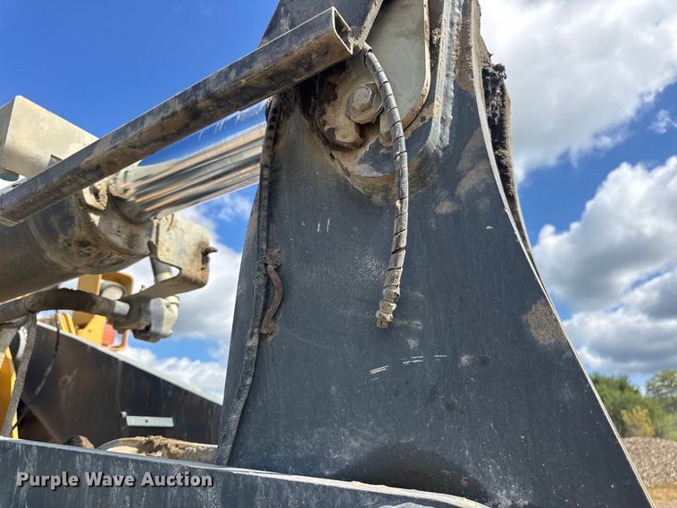 image for item DW6522 2007 John Deere 824J wheel loader