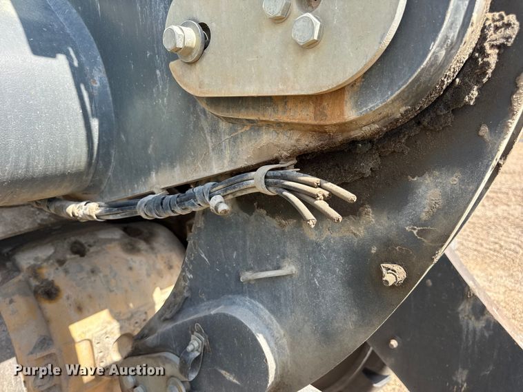 image for item DW6522 2007 John Deere 824J wheel loader