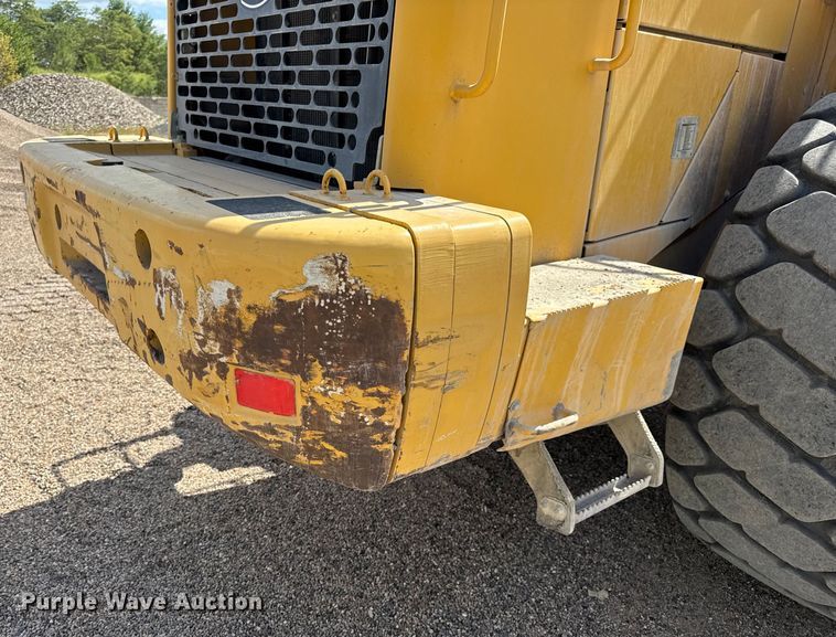 image for item DW6522 2007 John Deere 824J wheel loader