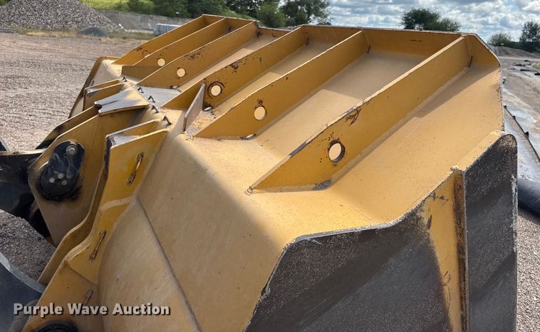 image for item DW6522 2007 John Deere 824J wheel loader