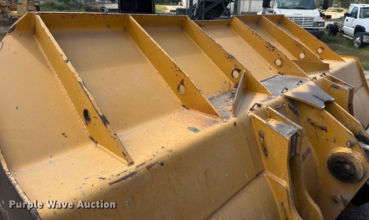 image for item DW6522 2007 John Deere 824J wheel loader