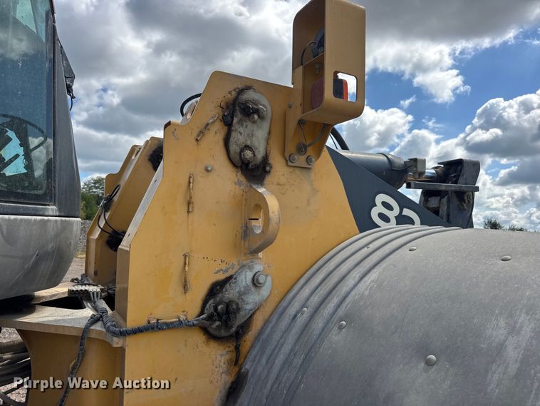 image for item DW6522 2007 John Deere 824J wheel loader