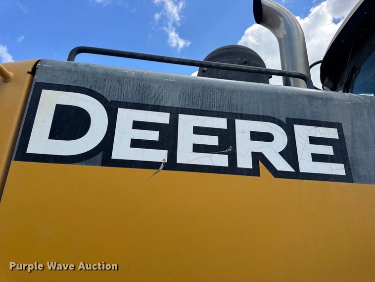 image for item DW6522 2007 John Deere 824J wheel loader