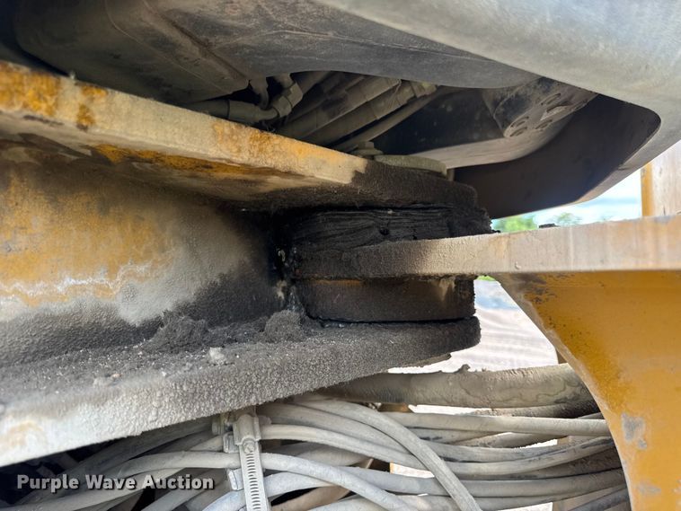 image for item DW6522 2007 John Deere 824J wheel loader