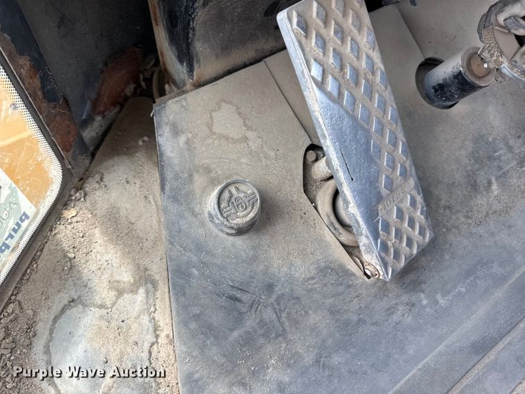 image for item DW6522 2007 John Deere 824J wheel loader