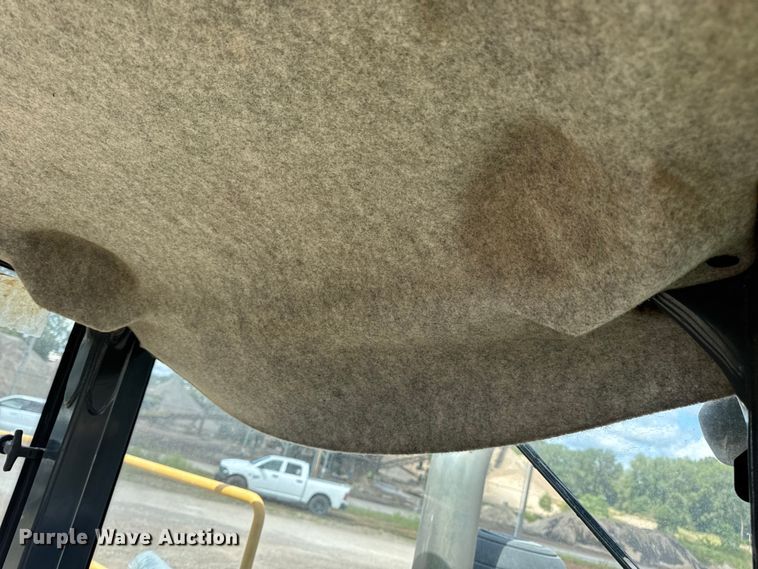 image for item DW6522 2007 John Deere 824J wheel loader