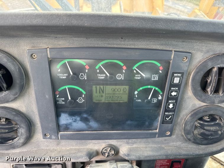 image for item DW6522 2007 John Deere 824J wheel loader