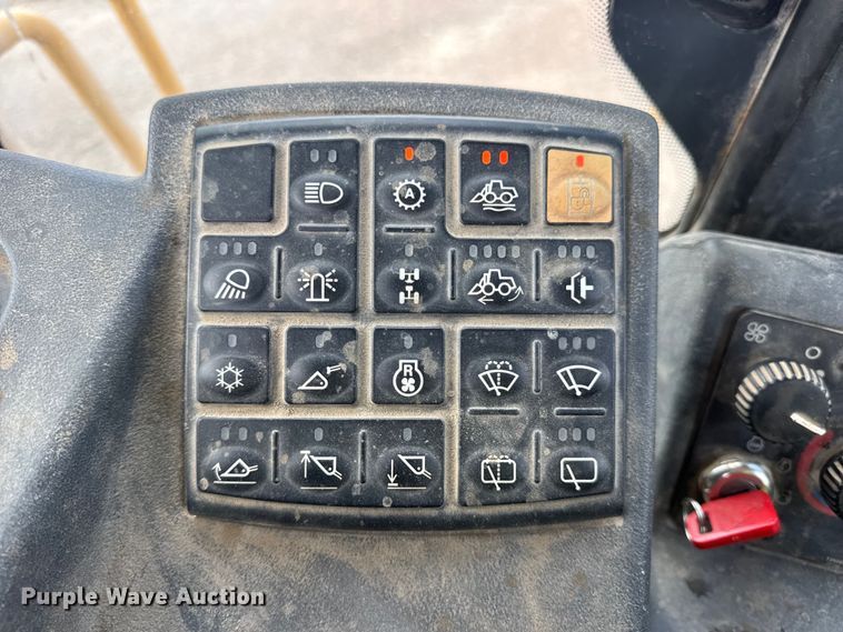 image for item DW6522 2007 John Deere 824J wheel loader