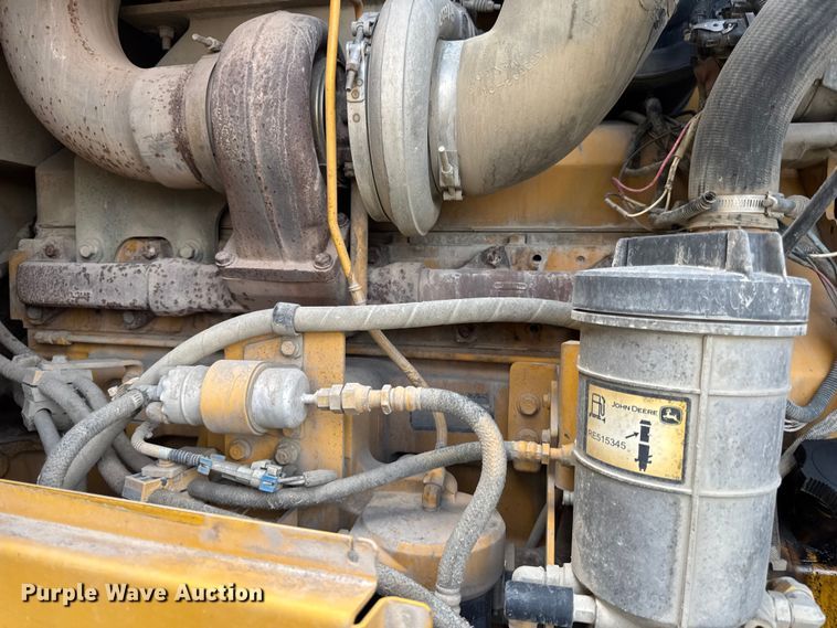 image for item DW6522 2007 John Deere 824J wheel loader