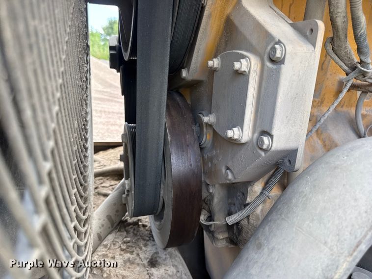 image for item DW6522 2007 John Deere 824J wheel loader