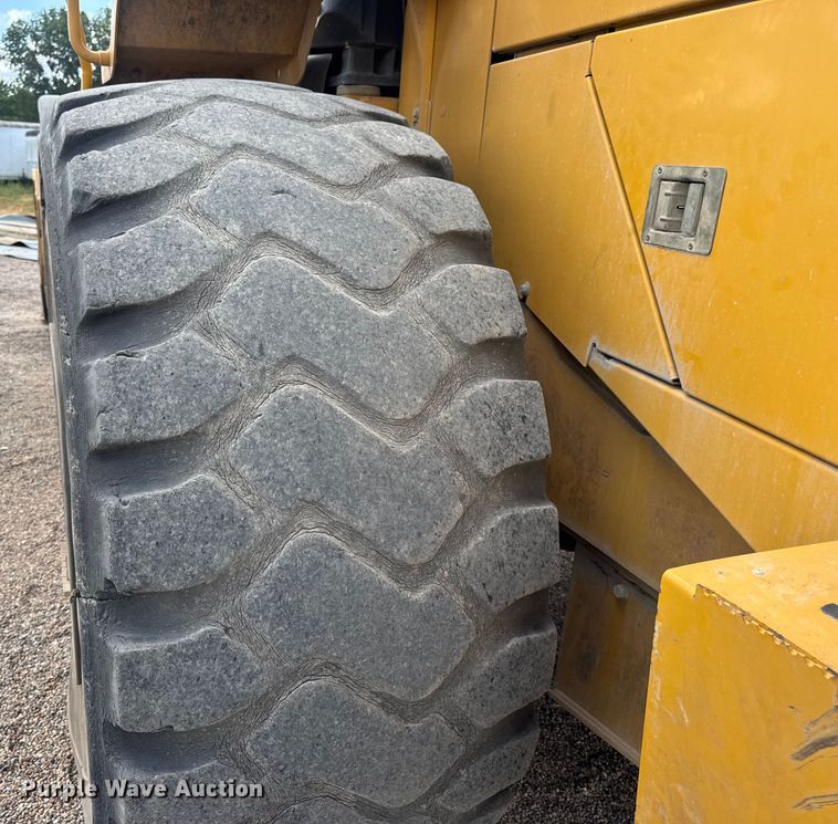 image for item DW6522 2007 John Deere 824J wheel loader