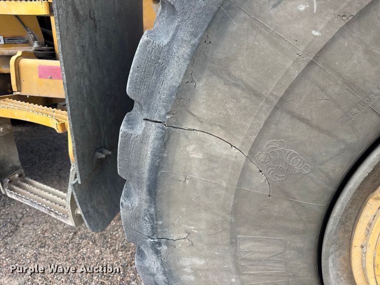 image for item DW6522 2007 John Deere 824J wheel loader