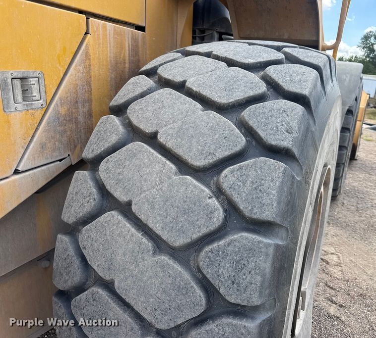 image for item DW6522 2007 John Deere 824J wheel loader