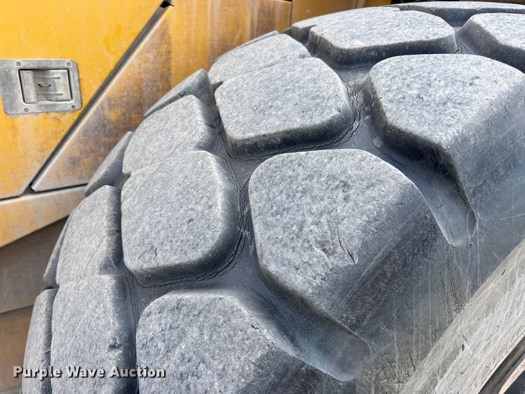 image for item DW6522 2007 John Deere 824J wheel loader