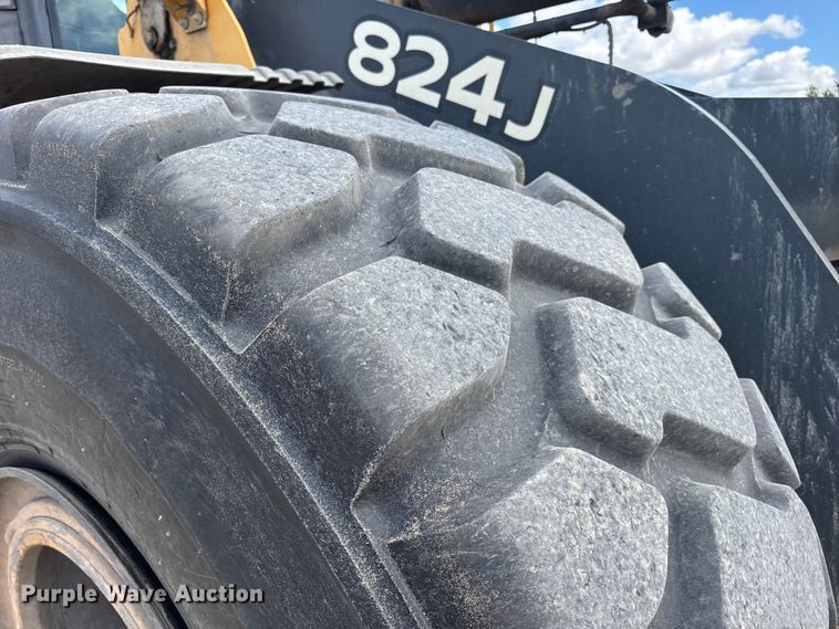 image for item DW6522 2007 John Deere 824J wheel loader