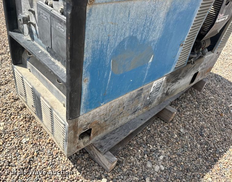 image for item DW6525 Miller Trailblazer 280 welder/generator