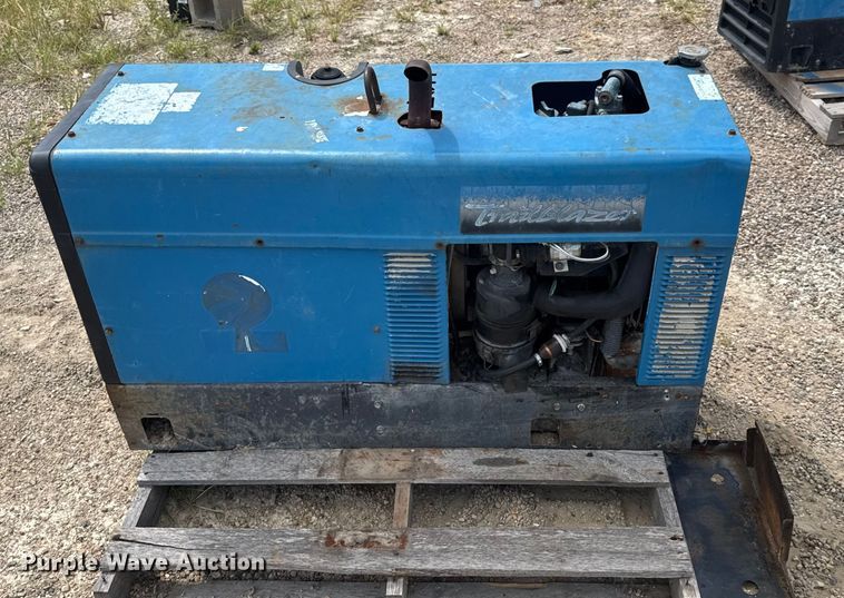 image for item DW6526 Miller Trailblazer 300D welder/generator