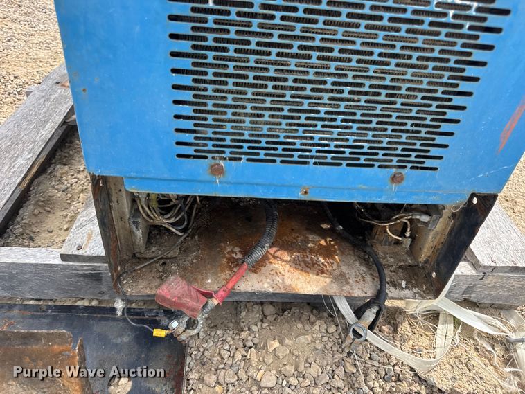 image for item DW6526 Miller Trailblazer 300D welder/generator