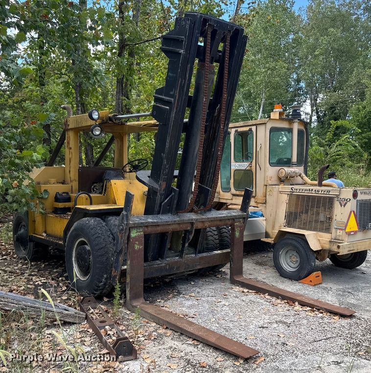 image for item DW6528 Taylor forklift