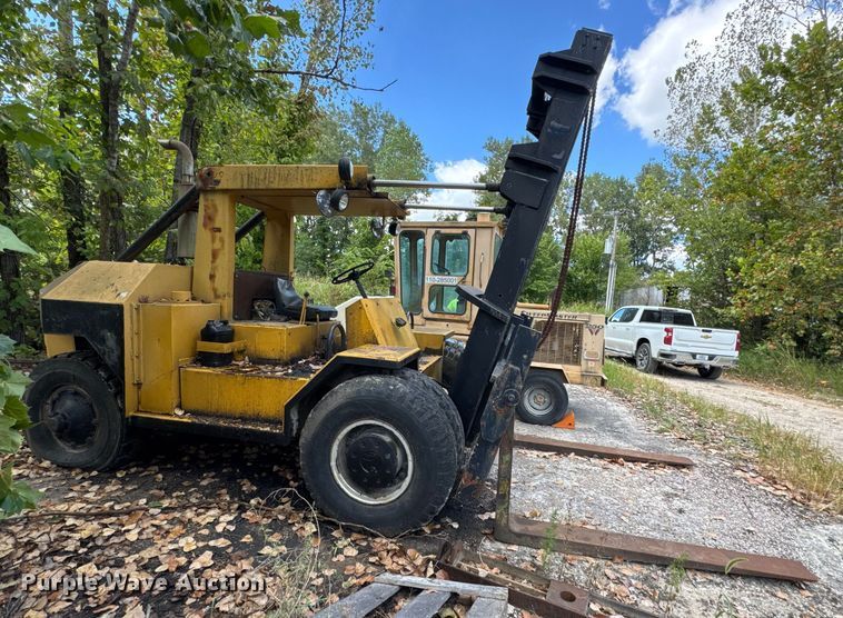 image for item DW6528 Taylor forklift