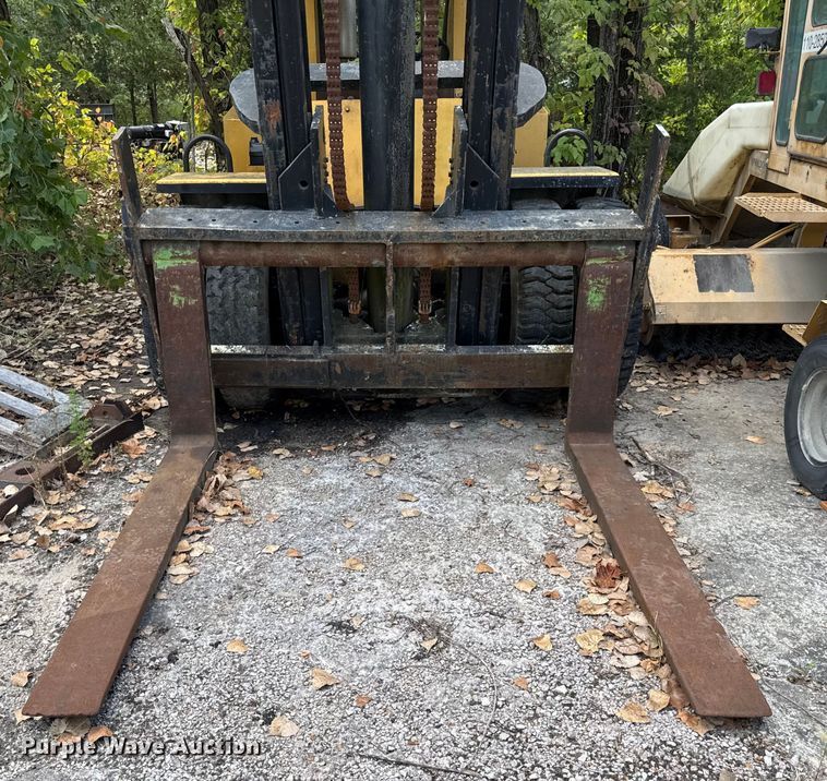 image for item DW6528 Taylor forklift