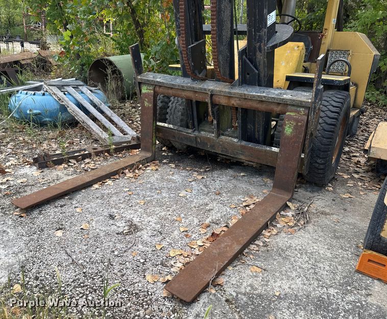 image for item DW6528 Taylor forklift