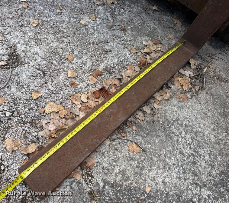 image for item DW6528 Taylor forklift