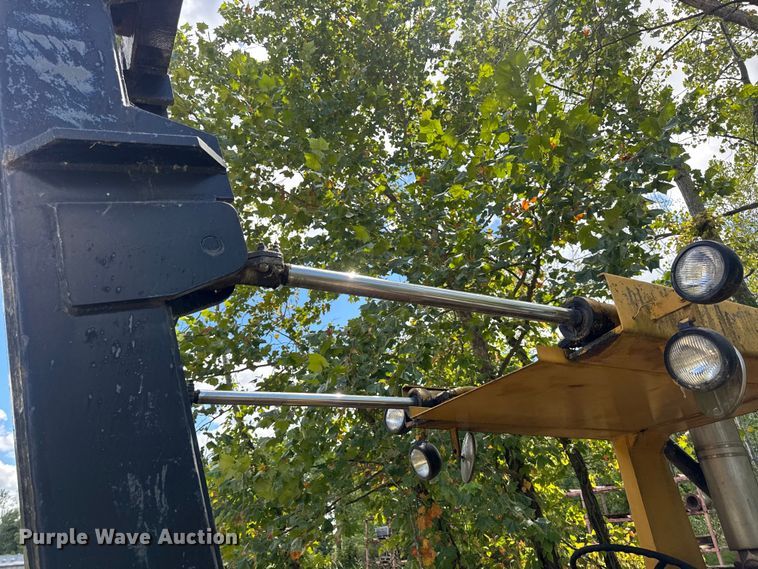 image for item DW6528 Taylor forklift