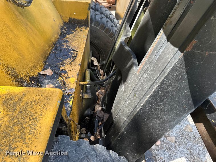 image for item DW6528 Taylor forklift