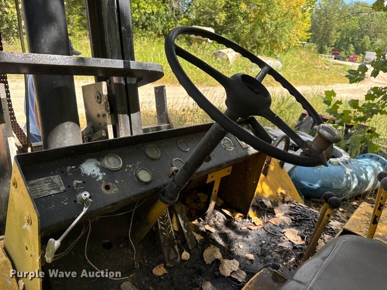 image for item DW6528 Taylor forklift