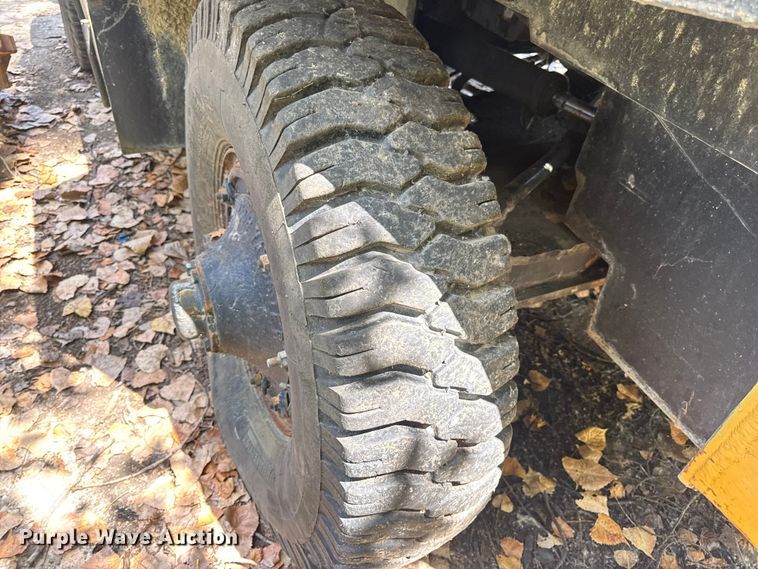 image for item DW6528 Taylor forklift