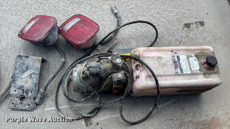 image for item DW6529 Monroe dump bed