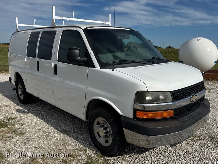 image for item DW6547 2013 Chevrolet  Express 2500 van