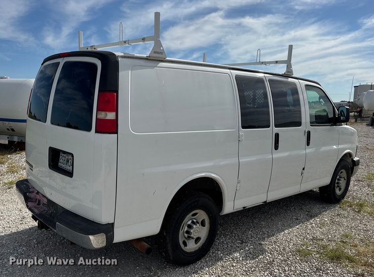 image for item DW6547 2013 Chevrolet  Express 2500 van