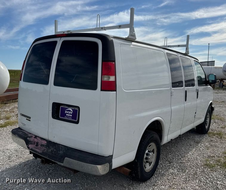 image for item DW6547 2013 Chevrolet  Express 2500 van