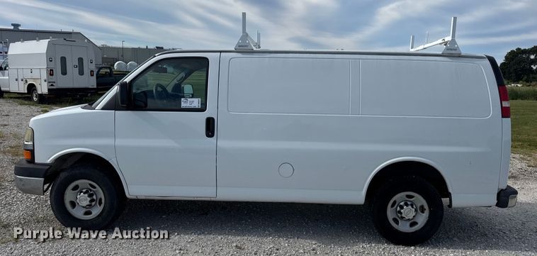 image for item DW6547 2013 Chevrolet  Express 2500 van