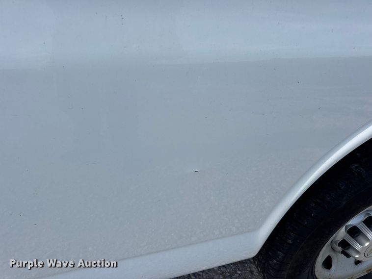 image for item DW6547 2013 Chevrolet  Express 2500 van