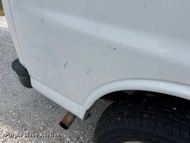 image for item DW6547 2013 Chevrolet  Express 2500 van