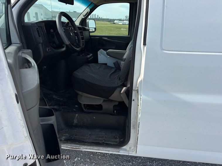 image for item DW6547 2013 Chevrolet  Express 2500 van