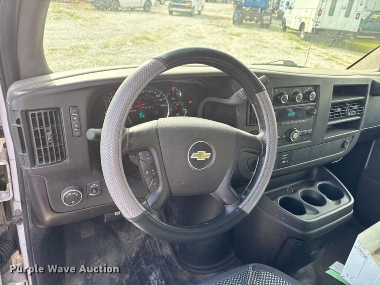 image for item DW6547 2013 Chevrolet  Express 2500 van