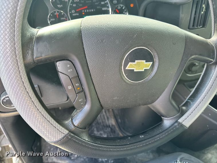 image for item DW6547 2013 Chevrolet  Express 2500 van