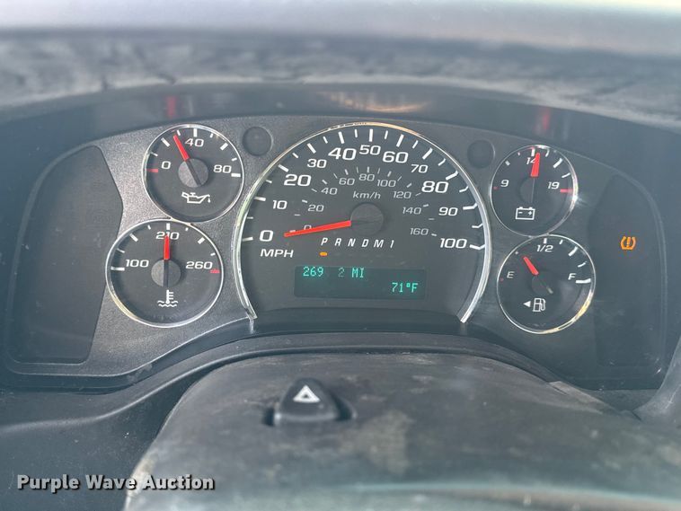 image for item DW6547 2013 Chevrolet  Express 2500 van